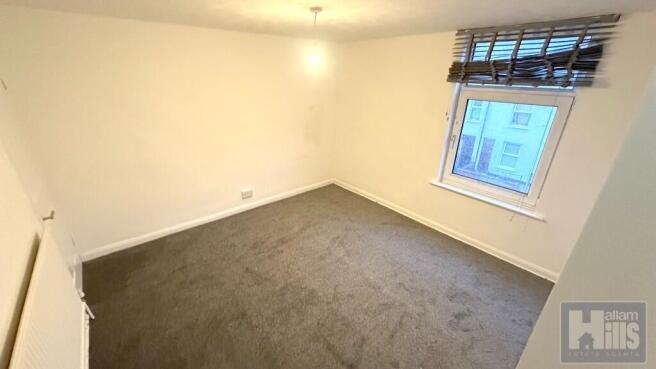 3 bed Terraced to rent Image 6