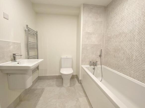 2 bed Flat for sale Image 7