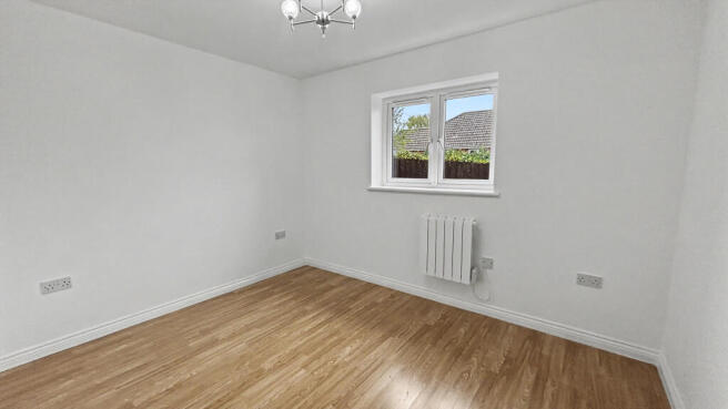 Hainault Close, Colchester, Essex photo 5