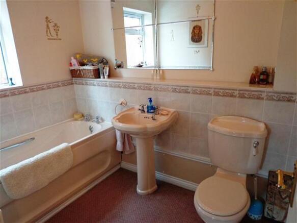 Family Bathroom/WC