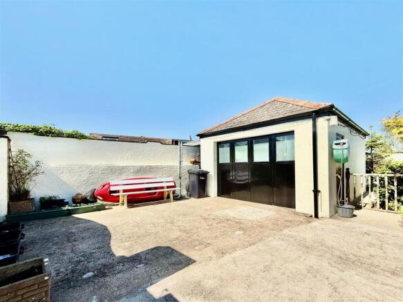 Garage & Parking.jpeg