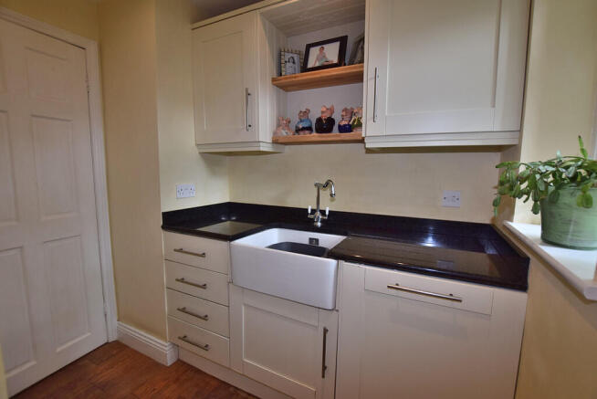 4 bed Detached for sale Image 12