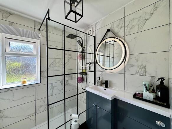 3 bed Semi-Detached for sale Image 4