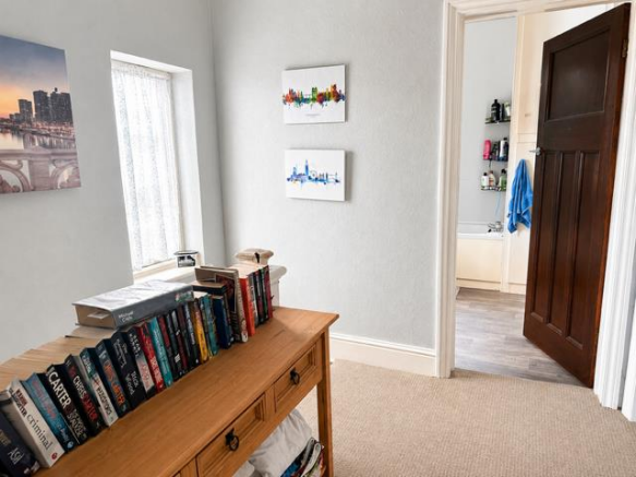 3 bed House for sale Image 6