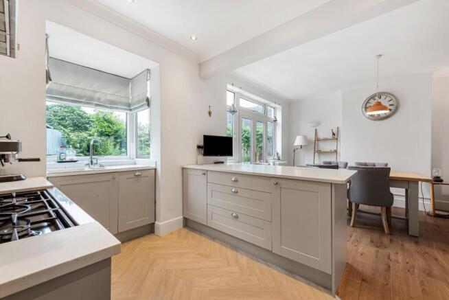 3 bed Semi-Detached for sale Image 9
