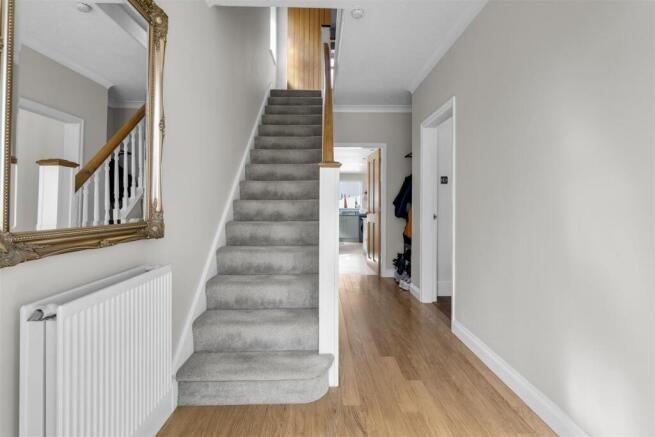 3 bed Semi-Detached for sale Image 7