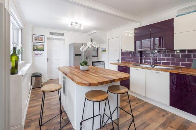 51, Honeyman Court, Armadale photo 4