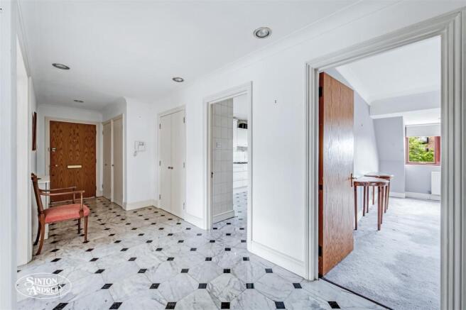 Flat 18, Perivale Lodge-15.jpg