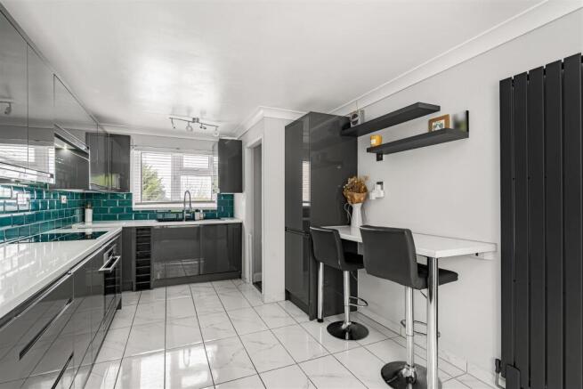 256 Admirals Way