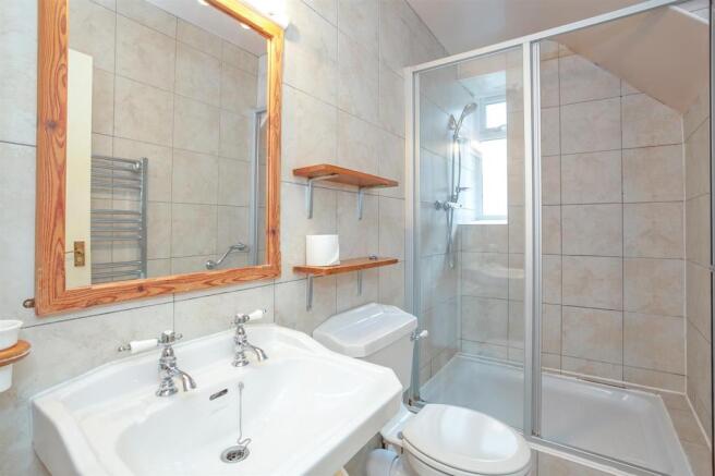 Bedroom 6 En-Suite.jpg