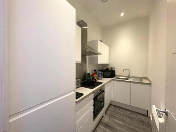 Kitchen pic 2.jpeg
