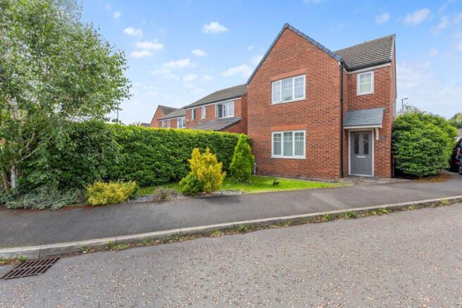 3-bed detached on Grindleford Place, Warrington, WA1, £290,000