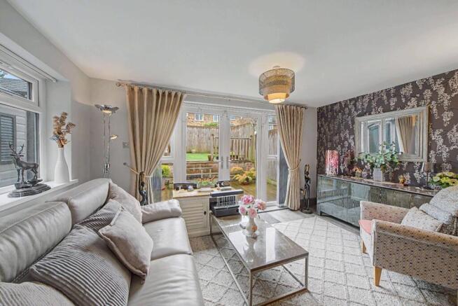 4 bed Semi-Detached for sale Image 4