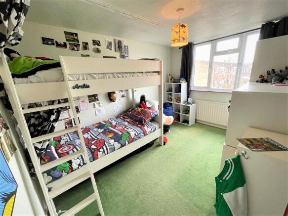 BEDROOM 2