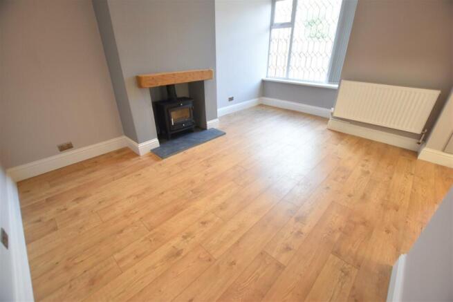DINING ROOM REAR LOUNGE