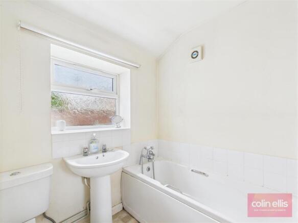 2 bed Terraced for sale Image 8