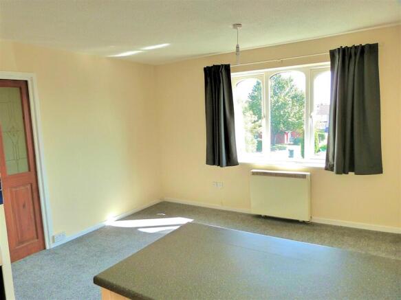 LIVING/KITCHEN