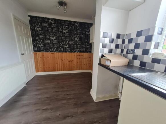 2 bed Terraced to rent Image 7