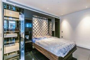 Living/Sleeping Area