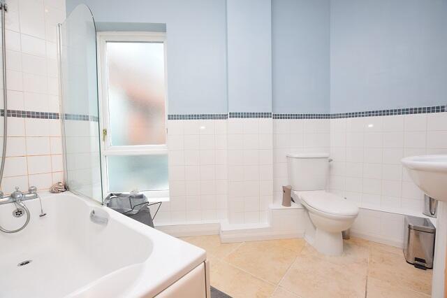 1 bed Apartment to rent Image 5