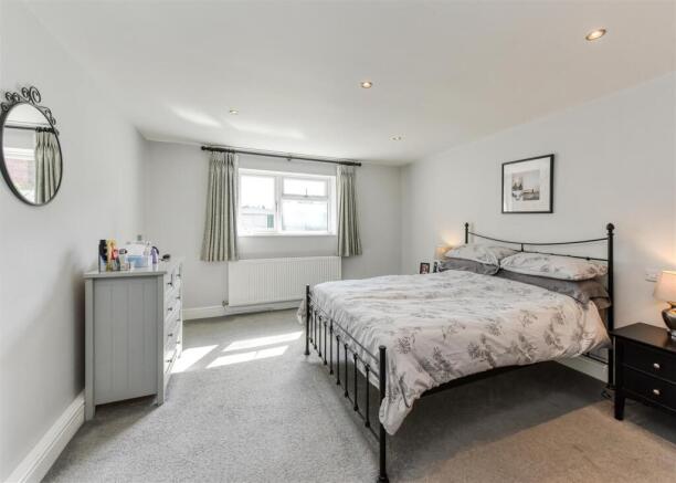 72 Chillington Drive-bed1.jpg
