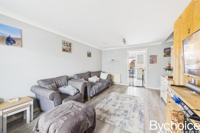 CAM05454G0-PR0151-STILL002