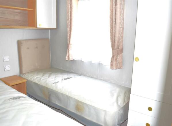 2 bed Park Home for sale Image 10