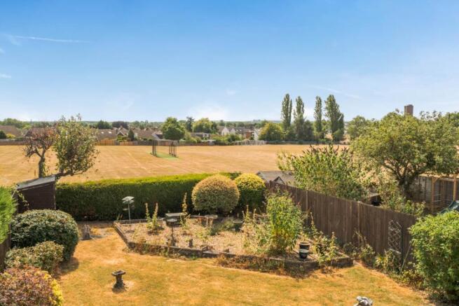 Haylands Way, Bedford photo 4