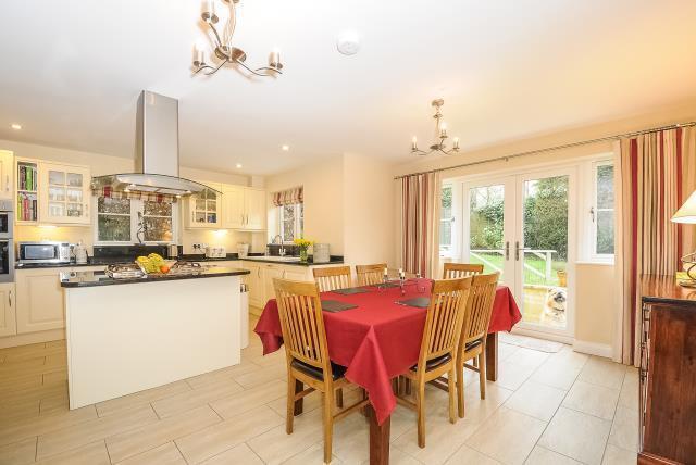 Kitchen / Dining Area