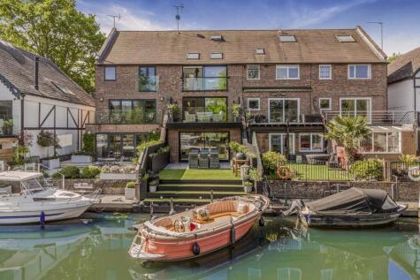 The Old Boathouse , Pangbourne on Thames