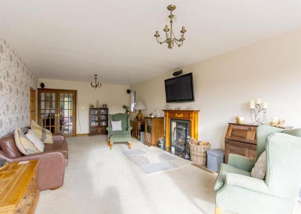 Lounge/Sitting Room