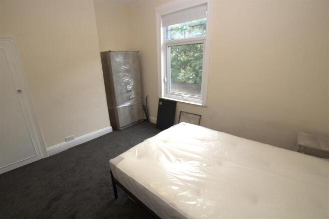 3 bed Terraced to rent Image 9