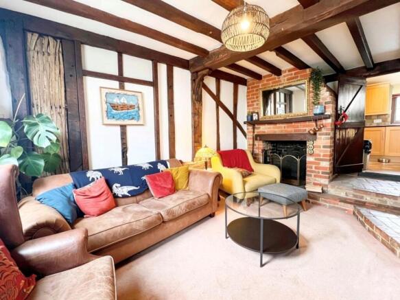 Living Room 2.jpg