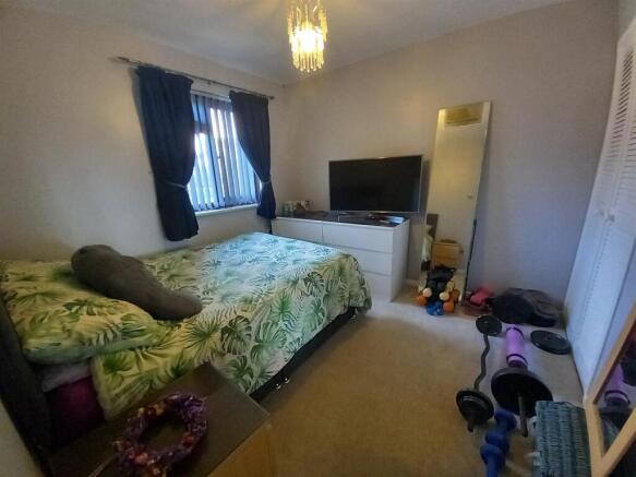 6 Oak bed 2.jpg