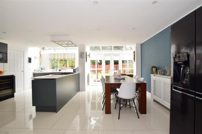 Kitchen/Dining Room
