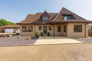 6, Riverbank Court, Bathgate EH47 0FD