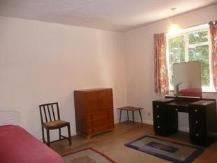 BEDROOM 1: