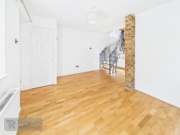 CAM02600G0-PR0832-STILL005.jpg