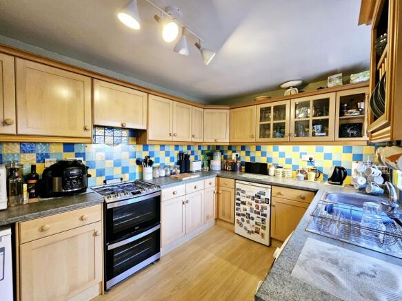 4 bed Terraced for sale Image 8