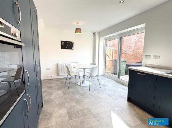 3 bed Semi-Detached for sale Image 5