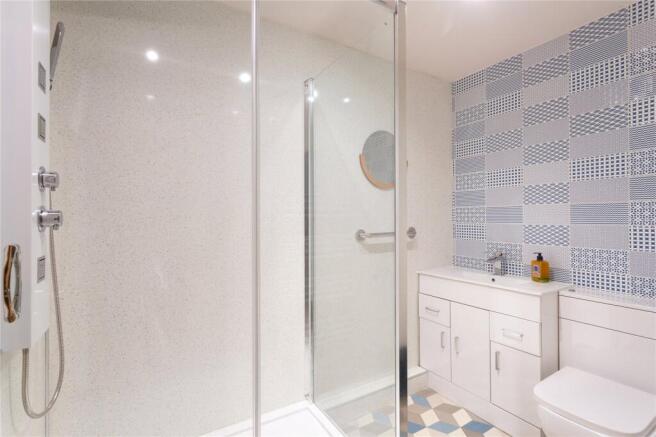 2 bed Flat for sale Image 5