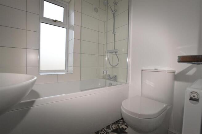 2 bed Semi-Detached to rent Image 10