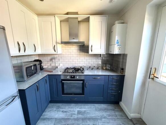 Kitchen 2.jpg