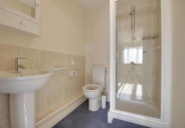 Ensuite to Bed 1