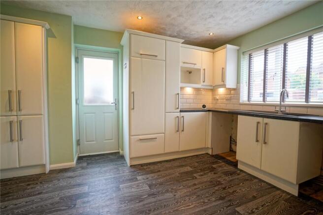 4 bed Detached for sale Image 5