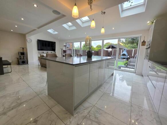 Open-plan Dining/Kitchen/Family Room