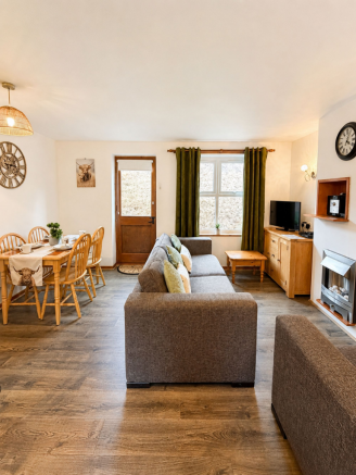 3 bed Terraced for sale Image 4