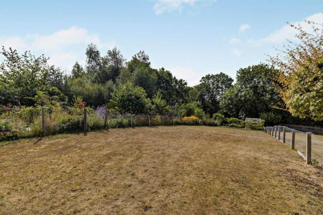 5 bed Semi-Detached for sale Image 6