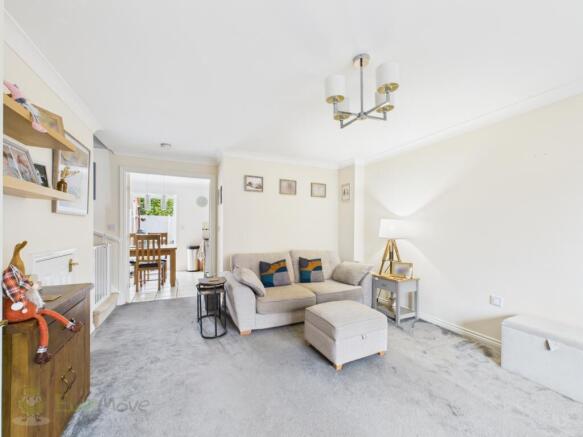 CAM03589G0-PR0083-STILL005