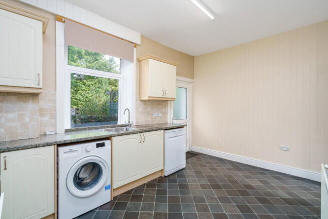 St. Marys Road, Glossop, SK13 8JB photo 4